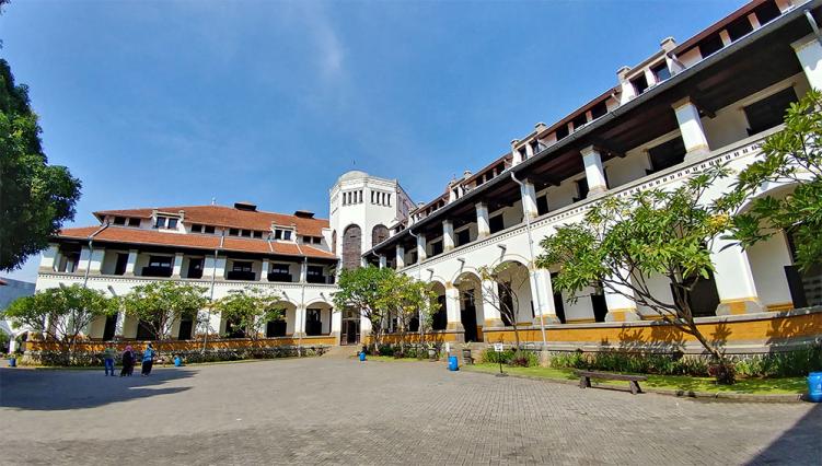 20 Tempat Wisata di Semarang Populer