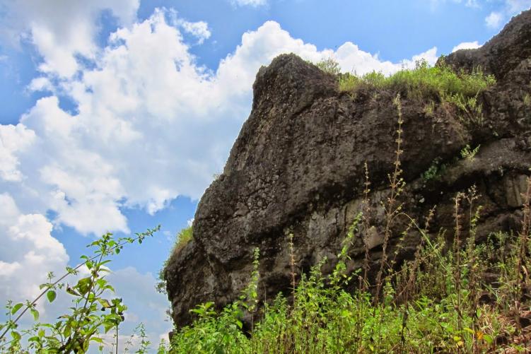 Berrburu Sunset di Gunung Ireng Pengkok - alvarotrans.com