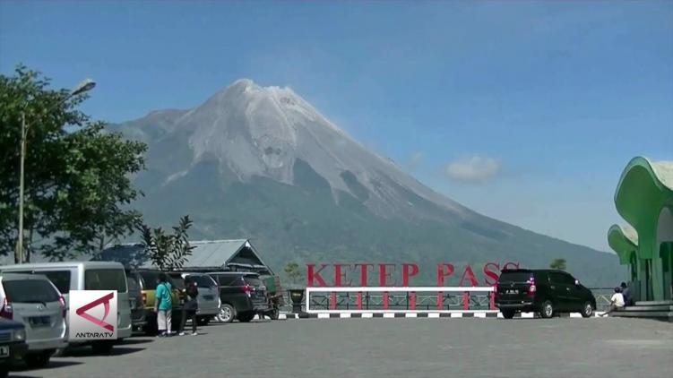 Menikmati Panorama Merapi dari Ketep Pass