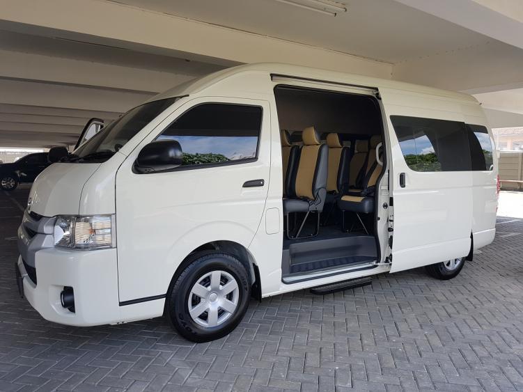 Sewa Hiace Jogja - Armada Terbaru & Fasilitas Lengkap - Call/WA 0821 9602 7972