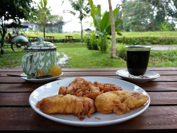 Suasana Ndeso di Warung Kopi Klotok