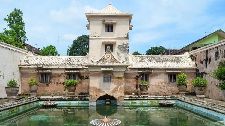 Tour & Travel di Jogja Murah - Alvaro Trans
