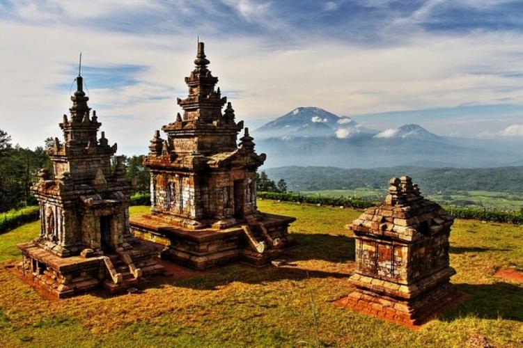 Wisata Candi Gedung Songo di Semarang Jawa Tengah