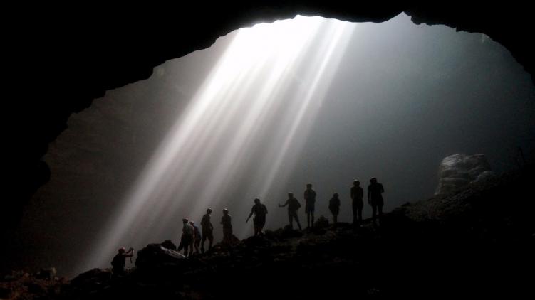 Wisata Ekstrem Goa Jomblang